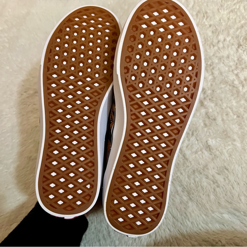 SOLD*** Vans Tiger Comfycush Slip-on - Picture 6 of 9
